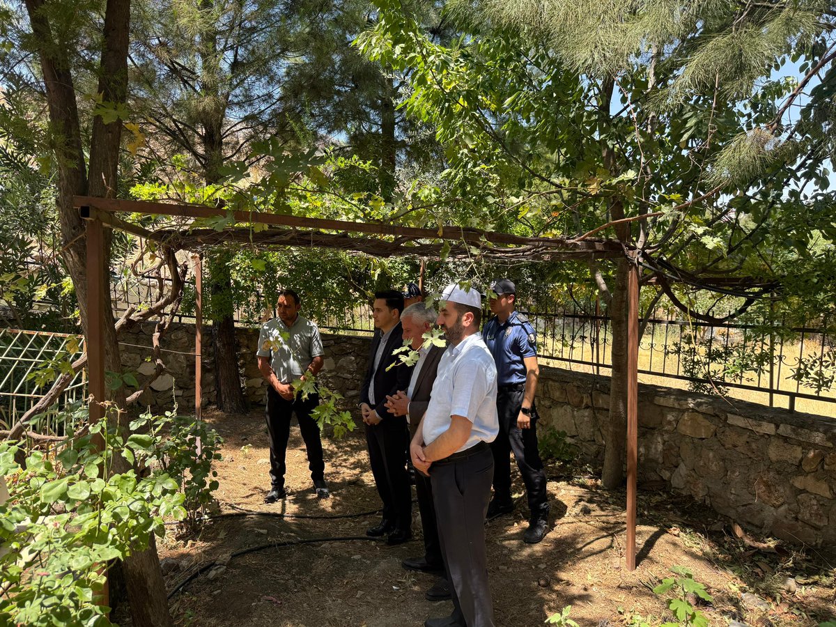 Kaymakamımız Sn.Adem KARATAŞ,Belediye Başkanımız Şehmus KARAMEHMETOĞLU,J.Kd. Üsteğmen Salih ÜNAL ve İlçe Emniyet Amiri Hakan DEMİRCİOĞLU ile birlikte 15 Temmuz Demokrasi ve Milli Birlik Günü kapsamında; 
Şehit Siraç BALPATEK ve Şehit Ömer YAMAN’ın kabirlerini ziyaret ettiler.