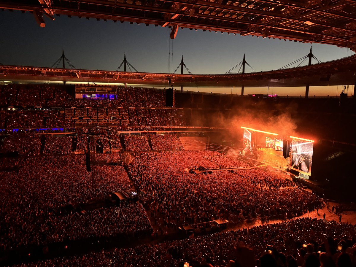 _Macpeace_'s tweet photo. @linkinpark Stade de France. Paris, France. July 11th. https://t.co/n1nvj1oVgc