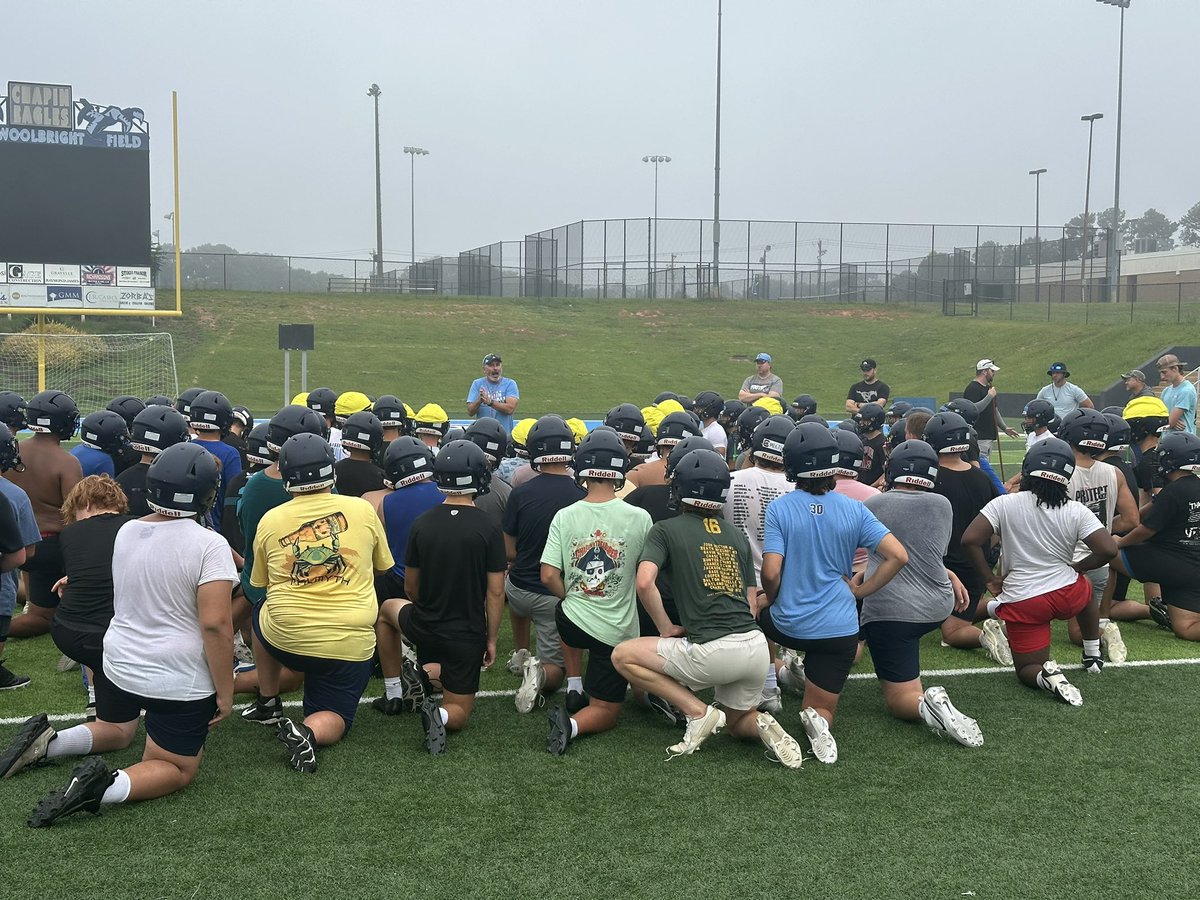ChapinFB's tweet image. Getting early morning work in the fog! @ChapinEagle @ChapinFB @ChapinHigh