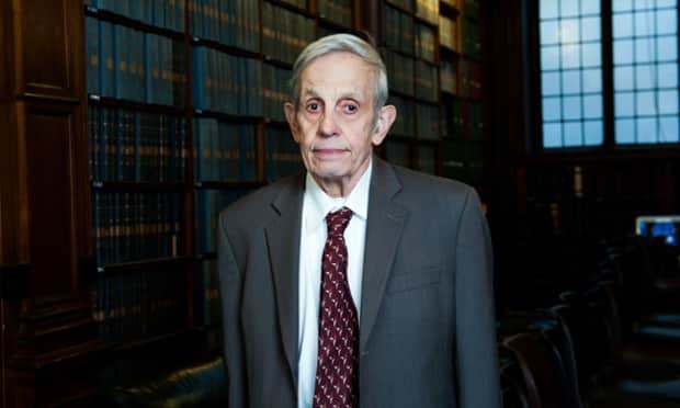 You’re not in control of your decisions.

This Nobel Prize winner spent 44+ years proving.

He exposed a hidden pattern that governs human behavior called "game theory."

Once you see it, you can't unsee it.

And you'll question every decision you've ever made... (thread)🧵