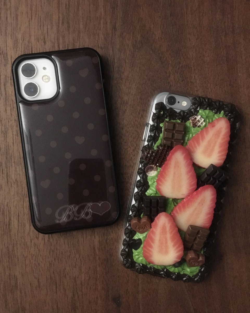 트친한테 선물 받은 딸기초코 폰케이스 •• 🍓🍫