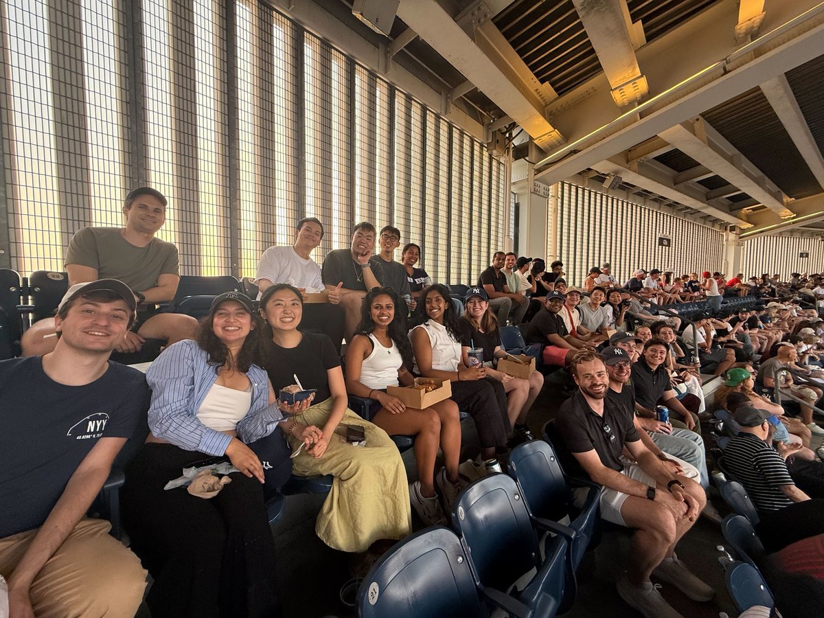 Some Mergies were spotted at the Yankees game last week! The game was slow, but the outing was a total home run. ⚾