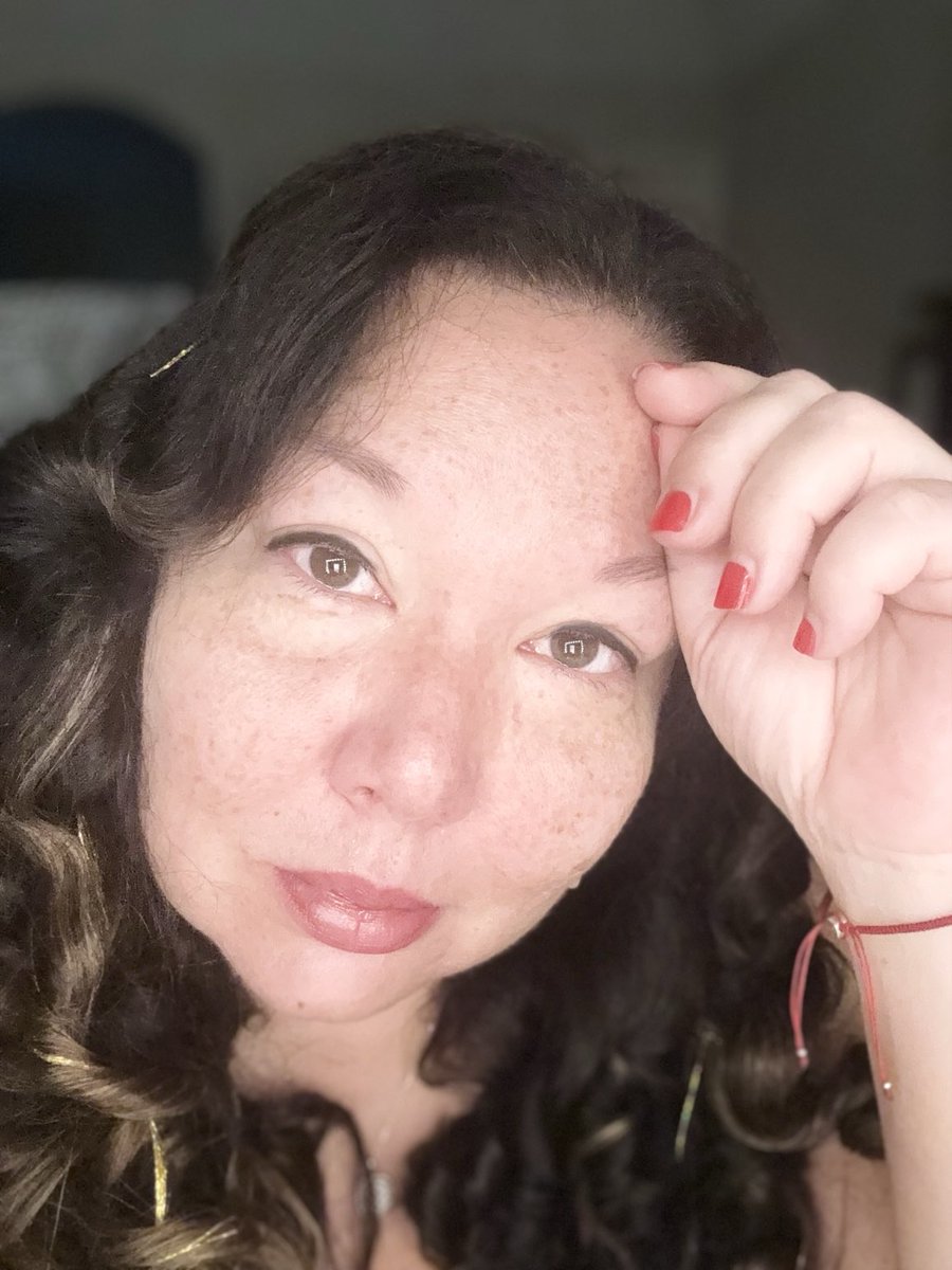 Shelley_Knight1's tweet image. Monday morning tears. And that’s okay. I can’t fake this one until I make it. But I know I absolutely will be fine. Just not today and that’s fine. #loml #atleastimtrying #painistemporary #MondayVibeCheck