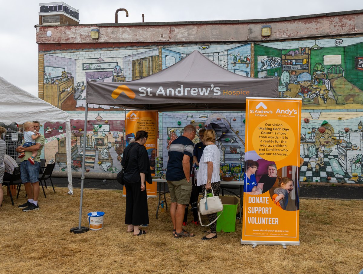 HelpStAndrews's tweet image. We had such a great time at the Firefighters Fete, talking to everyone about the hospice and the amazing work we do. Another big thank you to motorcycle racer and local Grimsby legend @guymartinracing for taking the time to stop by and have a chat!
Thank you for having us 🧡