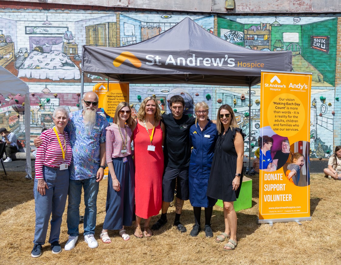 HelpStAndrews's tweet image. We had such a great time at the Firefighters Fete, talking to everyone about the hospice and the amazing work we do. Another big thank you to motorcycle racer and local Grimsby legend @guymartinracing for taking the time to stop by and have a chat!
Thank you for having us 🧡