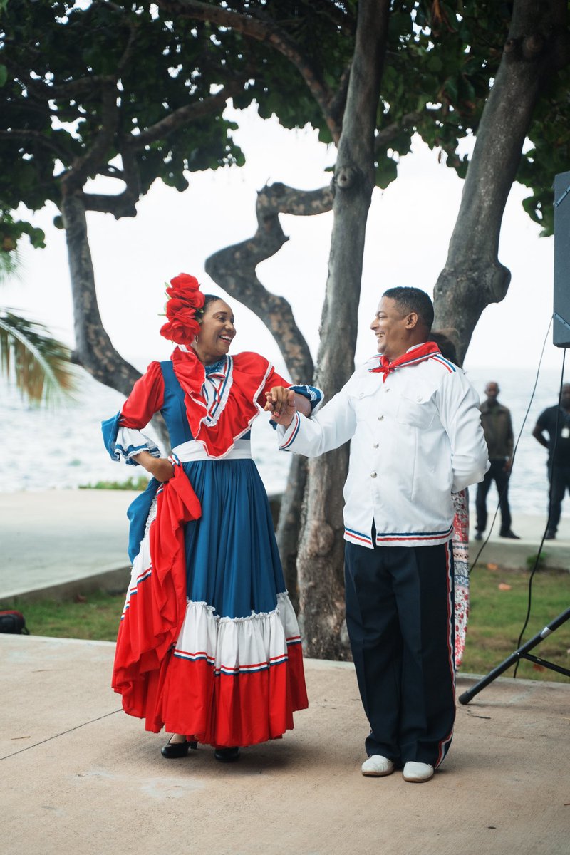 CarolinaMejiaG (@carolinamejiag) on Twitter photo Compartimos una hermosa tarde de cultura en la Plaza Santo Domingo de la mano del Ministerio de Cultura (@MiCulturaRD) y su titular, mi querido <a href="/robertoangel02/">Roberto Ángel Salcedo</a>.
¡El arte nos une y nos alimenta el alma! Compartimos una hermosa tarde de cultura en la Plaza Santo Domingo de la mano del Ministerio de Cultura (@MiCulturaRD) y su titular, mi querido <a href="/robertoangel02/">Roberto Ángel Salcedo</a>.
¡El arte nos une y nos alimenta el alma!