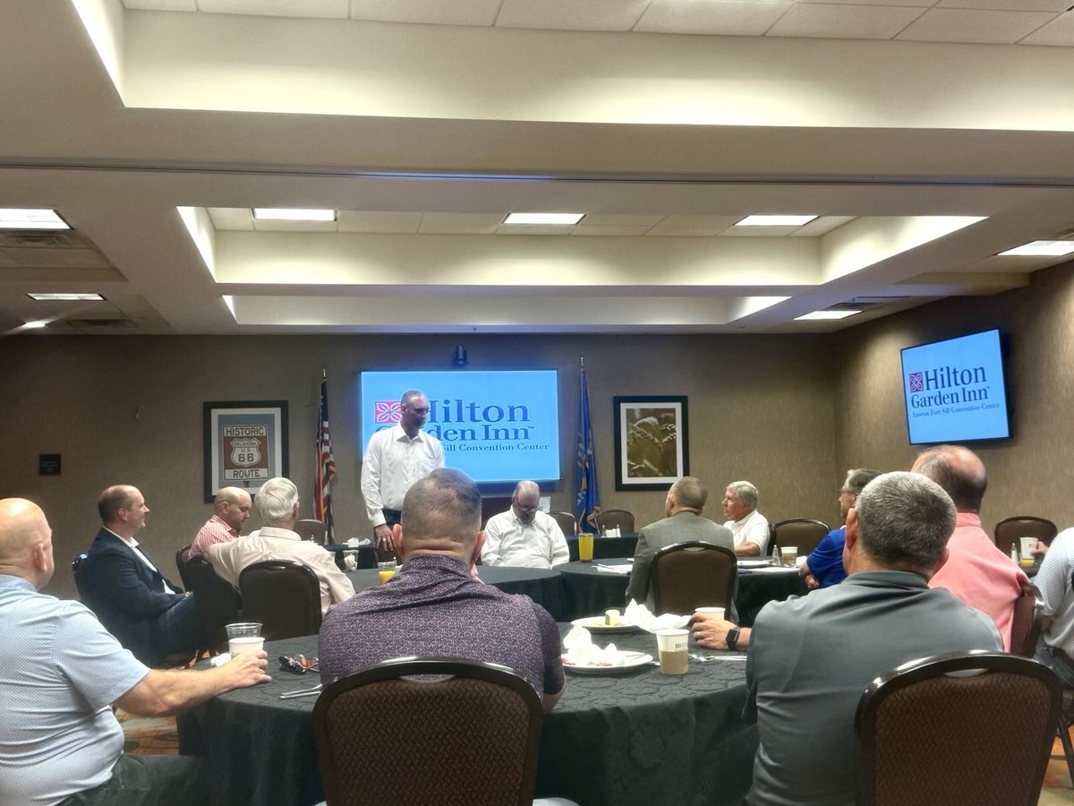 Started the day at Don Armes Community Breakfast in Lawton. Great conversation, strong coffee, and a shared commitment to faith, family, and freedom. This is what Oklahoma’s all about.