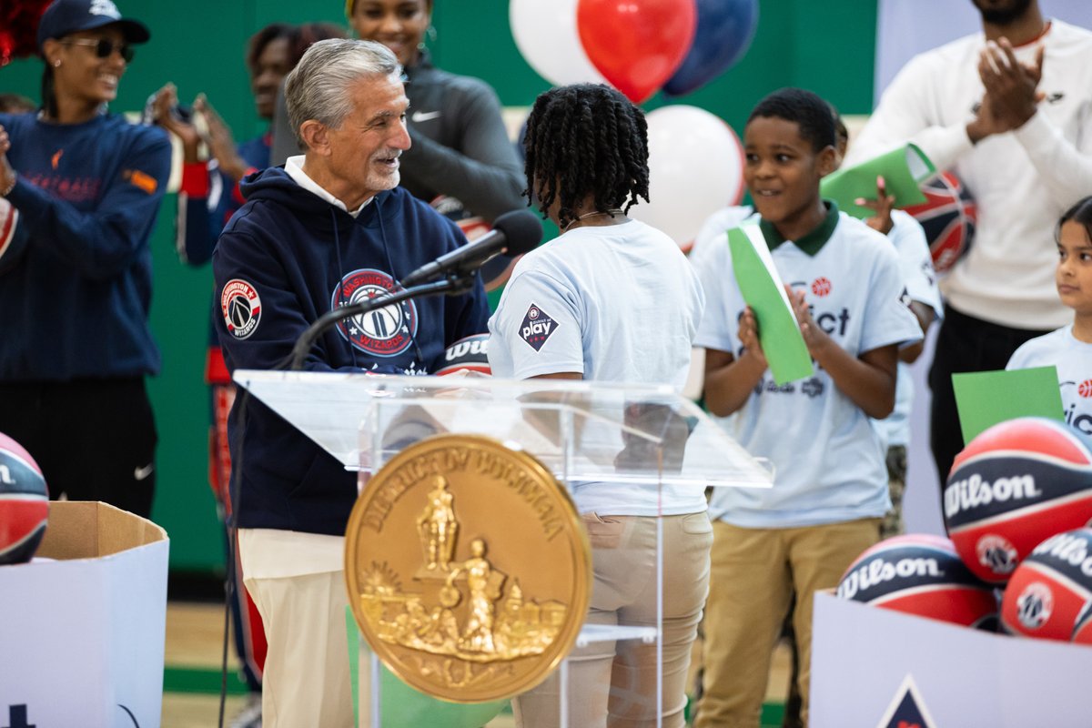 TedLeonsis's tweet image. Sports can open doors and change lives. That’s the idea behind @MSE’s District of Play initiative, which was nominated for the 2025 @ESPN Corporate Community Impact Award. 💥
This incredible recognition reflects Monumental’s steadfast commitment to delivering for our fans AND…