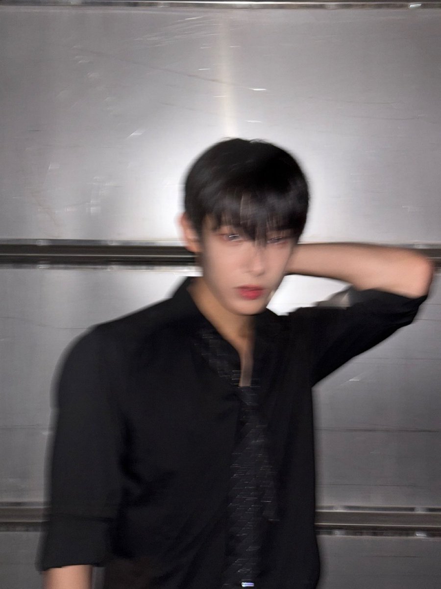 I'll pick you up at 9 😏 #AHOF #아홉 #STEVEN #스티븐