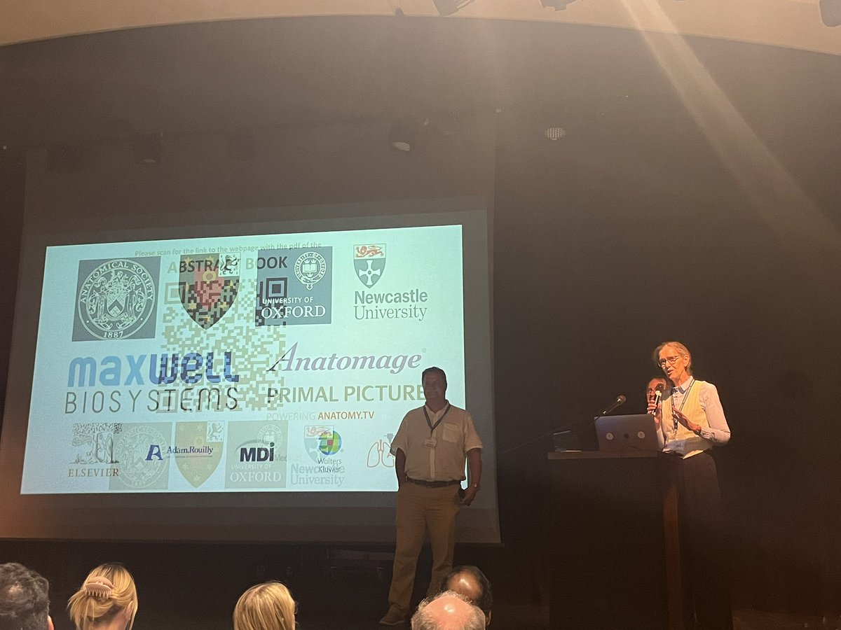 Elena Patera (@artedelcuerpoh1) on Twitter photo A warm welcome by the President of <a href="/anat_soc/">Anatomical Society</a> Prof Tracey Wilkinson!
#AnatSocSunmer25 #AnatSocOxford A warm welcome by the President of <a href="/anat_soc/">Anatomical Society</a> Prof Tracey Wilkinson!
#AnatSocSunmer25 #AnatSocOxford
