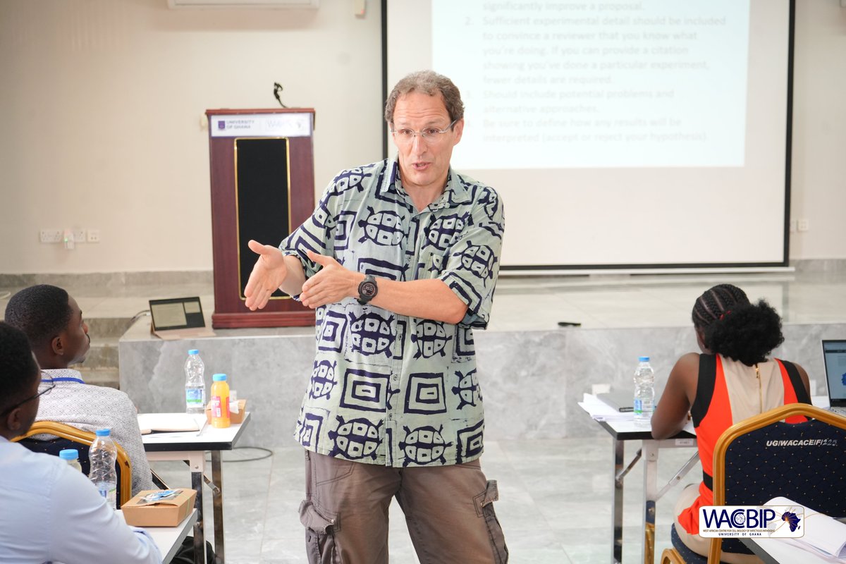 WACCBIP_UG's tweet image. Prof. Kirk Deitsch takes over at the One Health Research workshop with a session on crafting strong research proposals.
Using NIH grants as a guide, he’s breaking down the key components of effective proposals—skills that apply not just to grants, but also to thesis writing and…