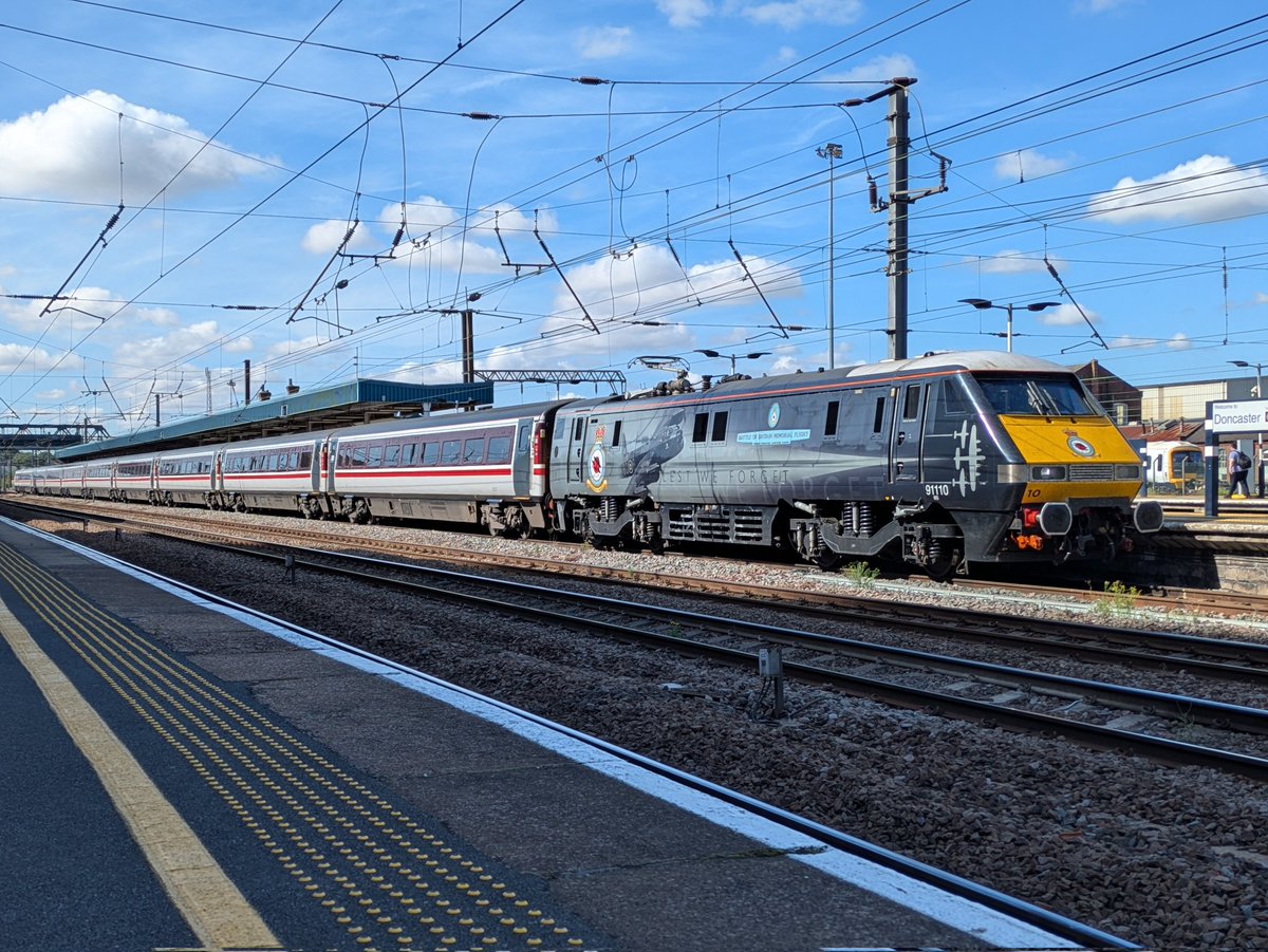 #ElectricMonday - <a href="/LNER/">London North Eastern Railway</a> Class 91 91110 "Battle of Britain Memorial Flight" is seen at Doncaster with a service to Leeds.

<a href="/225groupuk/">225 Group</a> #Intercity225