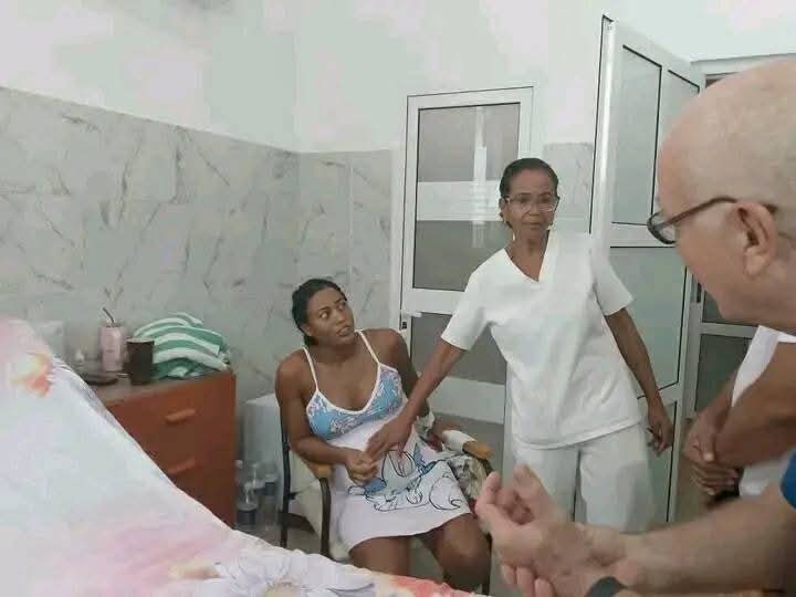 🤱| <a href="/RolandoLopJ/">Rolando López Jiménez</a> y <a href="/Roilancu1/">Roilán Rodríguez Barbán</a> llegan en recorrido habitual al <a href="/HGOGonzalezCoro/">Hospital Ginecobstetrico Ramón González Coro</a> e intercambian con la CAMPEONA <a href="/DurandOmara/">Omara Durand Elias</a> ingresada allí 💐Muchas Felicidades, ésta es la mejor de las medallas‼️
<a href="/DiazCanelB/">Miguel Díaz-Canel Bermúdez</a> <a href="/InderCuba/">INDER</a>  <a href="/AsambleaCuba/">Asamblea Nacional Cuba</a>