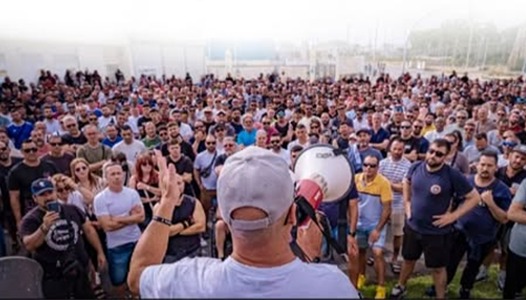 La solidaridad y el apoyo mutuo es el arma más eficaz de la clase trabajadora contra sus explotadores, saqueadores y parásitos capitalistas. Nuestro enemigo está unido y coordinado, y esa es la única manera de responder por nuestra parte. pceml.info/la-solidaridad…