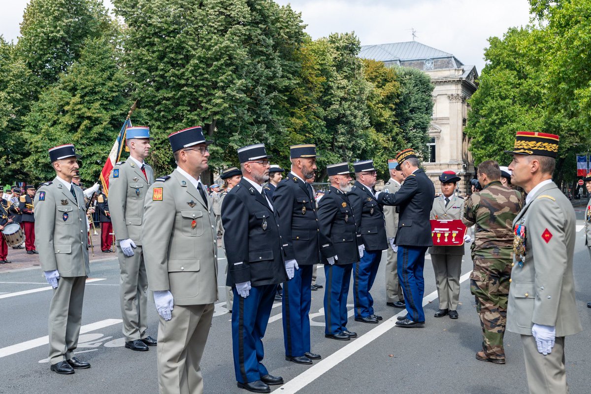 Arnaud Deslandes (@ardeslandes) on Twitter photo Le 14 juillet, #Lille célèbre la République et ses valeurs : liberté, égalité, fraternité. 
Ce jour honore la mémoire et exprime notre reconnaissance envers celles et ceux qui, hier comme aujourd’hui, protègent et servent avec courage et engagement. Bonne fête nationale 🇫🇷 Le 14 juillet, #Lille célèbre la République et ses valeurs : liberté, égalité, fraternité. 
Ce jour honore la mémoire et exprime notre reconnaissance envers celles et ceux qui, hier comme aujourd’hui, protègent et servent avec courage et engagement. Bonne fête nationale 🇫🇷