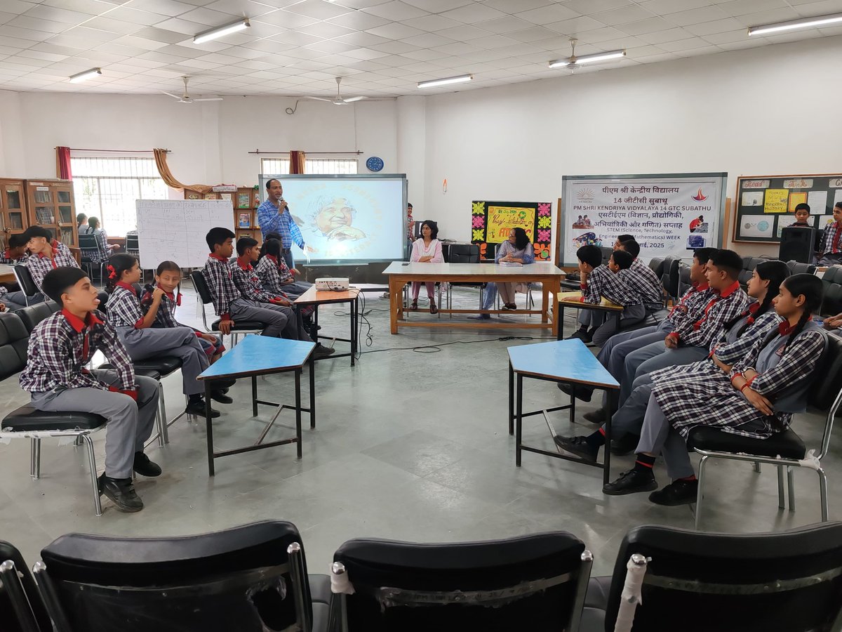 KSubathu's tweet image. STEM Day 1 at KV Subathu kicked off with a thrilling quiz 🧠✨ and a brief intro to ATL &amp;amp; SIC 💡— empowering students to innovate, tinker, and think big! 🚀🔧
#STEMDay #KVSubathu #ATL #SIC #Innovation #QuizTime
@KVS_HQ 
@EduMinOfIndia 
@KvsroG
