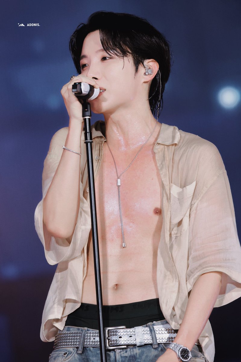 Adonis_Hoseok's tweet image. 250713 Lollapalooza Berlin
#제이홉 #정호석
#JHOPE #ジェイホープ
#HOBIPALOOZA2025
#jhopeAtLollapaloozaBerlin
@BTS_twt