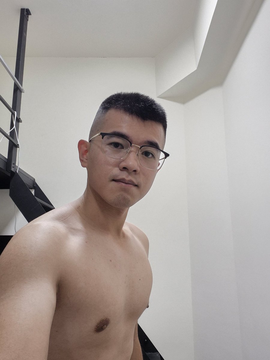 頭髮好像剪太短