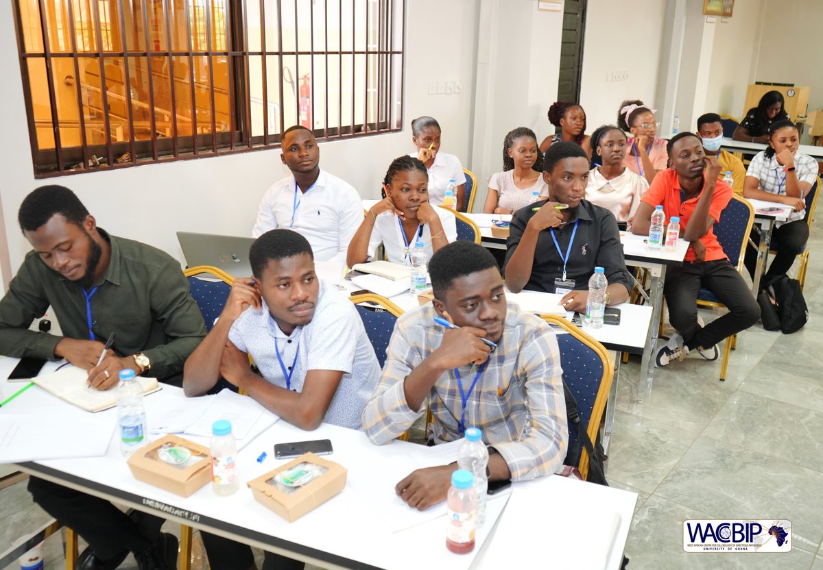 WACCBIP_UG's tweet image. Prof. Kirk Deitsch takes over at the One Health Research workshop with a session on crafting strong research proposals.
Using NIH grants as a guide, he’s breaking down the key components of effective proposals—skills that apply not just to grants, but also to thesis writing and…