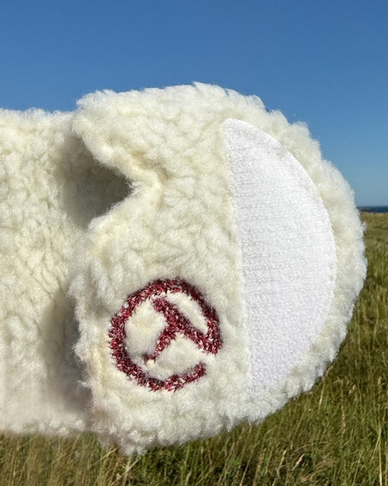 Fully_Equipped's tweet image. Scotty Cameron is getting into the Open Championship spirit. 🐑
(📸 @ScottyCameron)