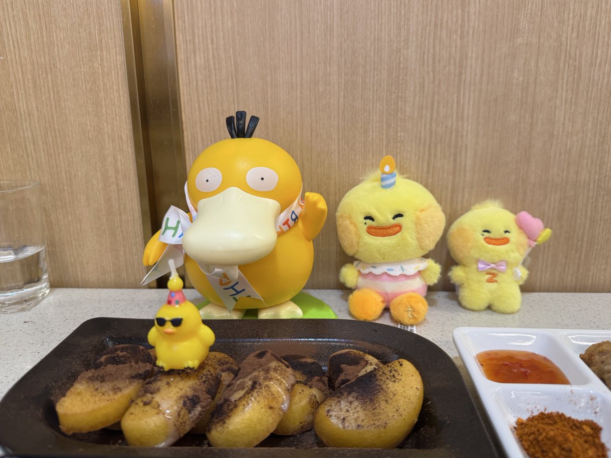 Bijou714's tweet image. 태래생일 하룰루랄라~
•
•
•
태니니잔뜩놧더니 고라파덕도 같이세우라고 주시고 사진도 찍어가시더니 새로 선물해주심(하딜체고🫶)