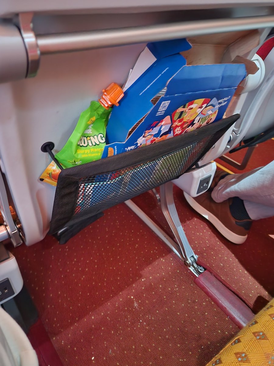 Boarded AI Express IX2763 Delhi Goa and this quality of cleaning greets the passengers... Air India at its best #AirIndia #toi <a href="/airindia/">Air India</a> <a href="/TOIGoaNews/">TOI Goa</a> <a href="/TOIIndiaNews/">TOI India</a> <a href="/gomantaktimes/">Gomantak Times</a>