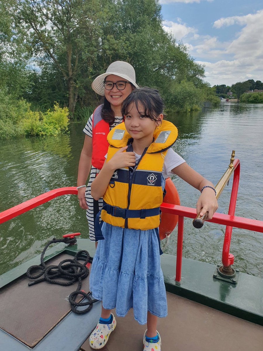 The group from Reading Mencap and families with a SEND child had a fantastic time at Water Fest aboard the Diana on the Thames 😊 

Thank you to <a href="/BruceBoats52070/">Bruce Boats</a> for making this possible ❤️