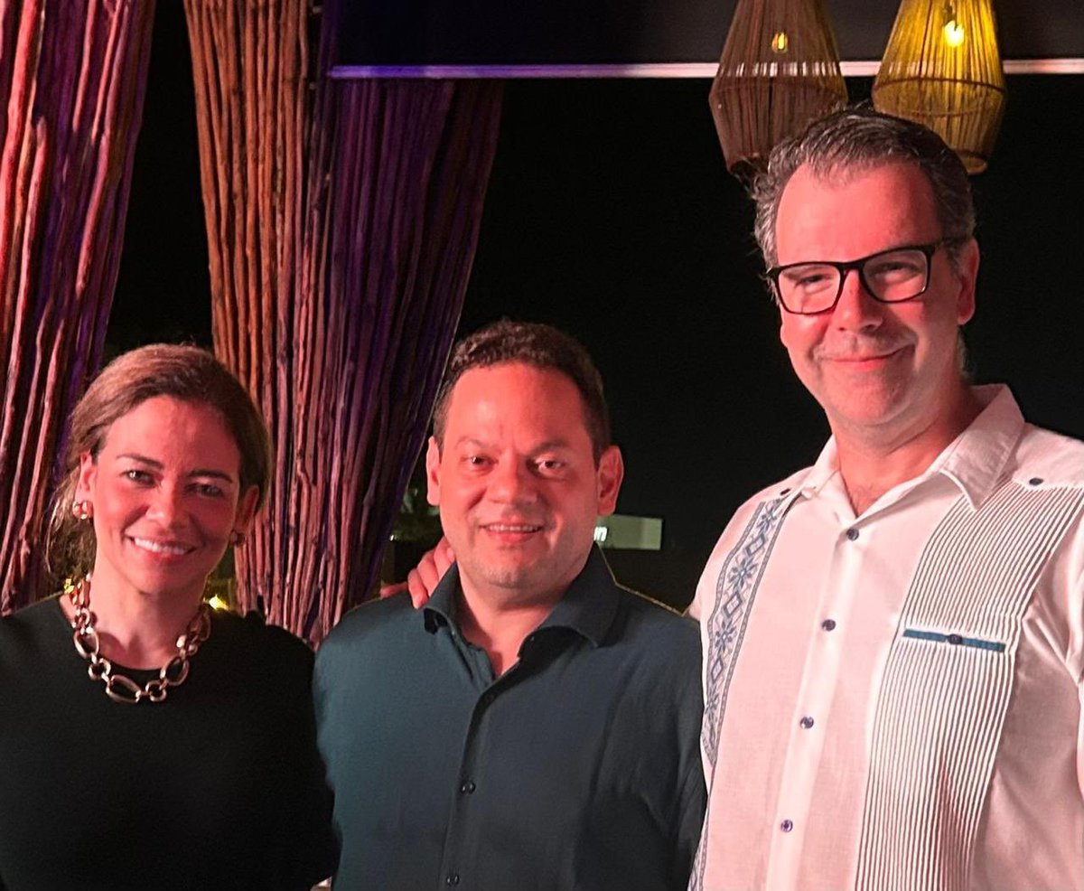 So proud of being part of this team! ALAT’s Thoracic Surgery Directors, Ricardo Terra (director), Francina Bolanos (vice-director), Luis Rueda (secretary). Let’s improve thoracic surgery throughout Latin America!😃