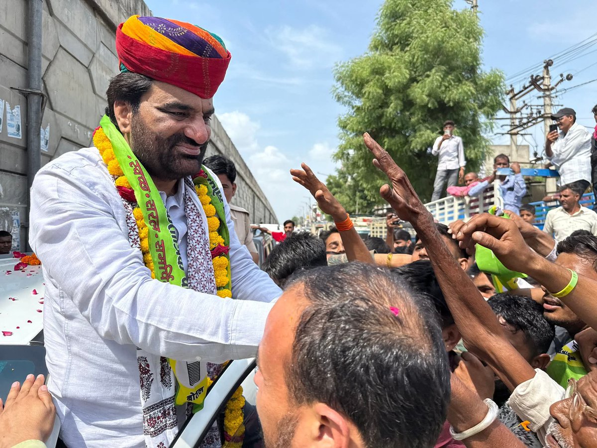 Jagdish Bhadu (@jagdishbhadurlp) on Twitter photo कल नागौर की पावन धरा पर आप सब जरूर पधारे...!!
बेनीवाल जी की ताकत बने...!
#जन_क्रांति_नागौर
#जन_आक्रोश_रैली_नागौर
<a href="/hanumanbeniwal/">HANUMAN BENIWAL</a> कल नागौर की पावन धरा पर आप सब जरूर पधारे...!!
बेनीवाल जी की ताकत बने...!
#जन_क्रांति_नागौर
#जन_आक्रोश_रैली_नागौर
<a href="/hanumanbeniwal/">HANUMAN BENIWAL</a>