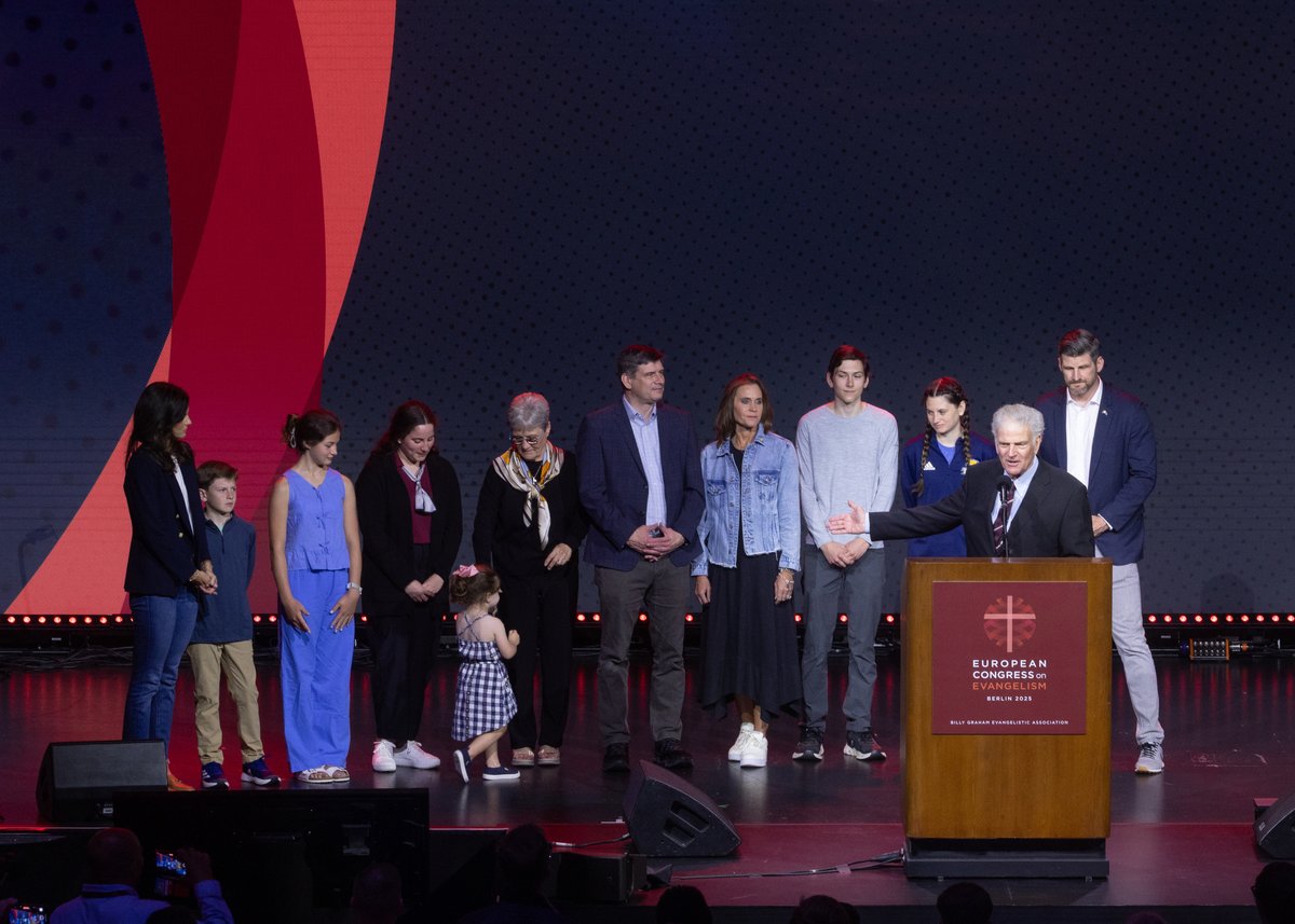 WillGraham_4's tweet image. Happy birthday to my dad, @Franklin_Graham! I am thankful for you and the ways you are a blessing to our family. Have a great day!