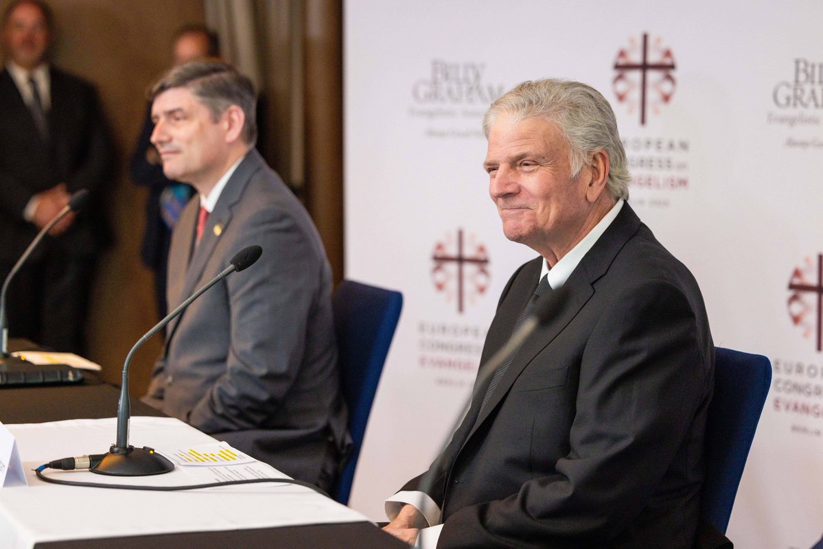 WillGraham_4's tweet image. Happy birthday to my dad, @Franklin_Graham! I am thankful for you and the ways you are a blessing to our family. Have a great day!