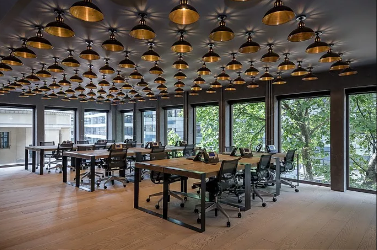 📍 SPACE OF THE WEEK 

Located in #London's Monument area, close to Cannon Street tube station, this #workspace offers private offices and coworking space alongside a private members' bar on the 8th floor overlooking the city skyline. 

Learn more: savi.li/6010ShMPm