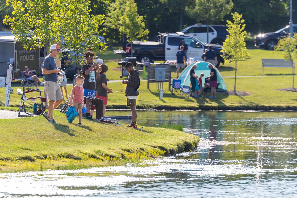 The 3rd annual “Cops and Bobbers” is this Saturday, July 19! 

From 9 a.m. to noon at the Bevelhymer Park pond, kids ages 5–15 can enjoy fishing with NAPD, free hotdogs, the child ID booth, and even a visit from our police drone. BYOG! (Bring your own gear!)

#NewAlbanyOhio