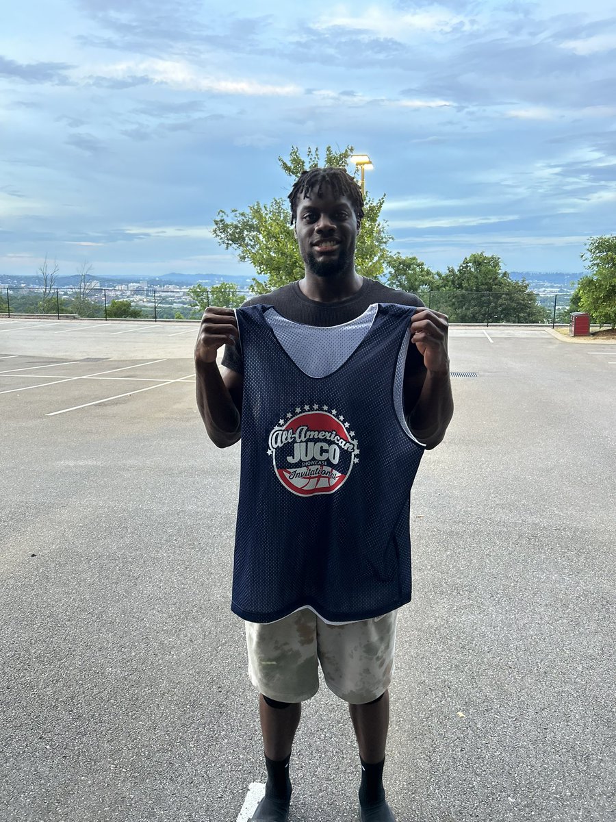 Honored to have been selected and to participate in the 2025 All-American JUCO Showcase in Atlanta. Grateful for the experience, the exposure, and the high-level competition. Thank you to the organizers, my coaches, teammates, and family for the constant support.
#AllAmericanJUC