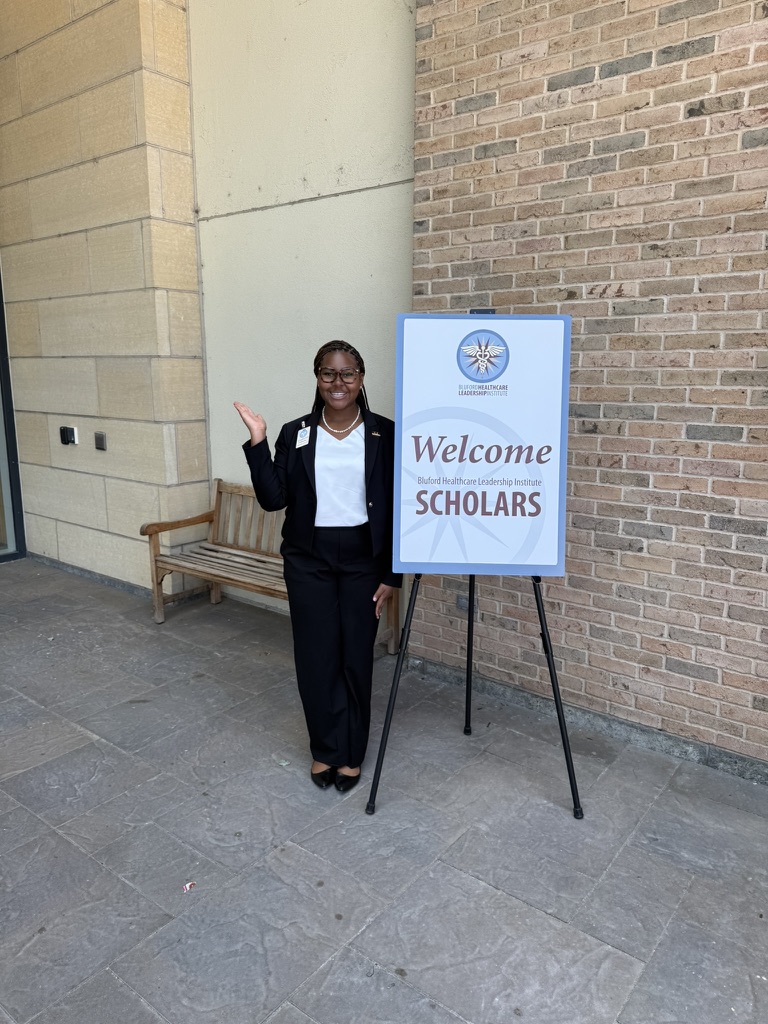 SpelmanCollege's tweet image. Analiese Anaya Poe, C’2028, is spending her #SpelmanSummer immersed in healthcare leadership and clinical training. She began her journey in Kansas City with the Bluford Healthcare Leadership Institute, gaining invaluable lessons in professionalism and leadership. She’s now…
