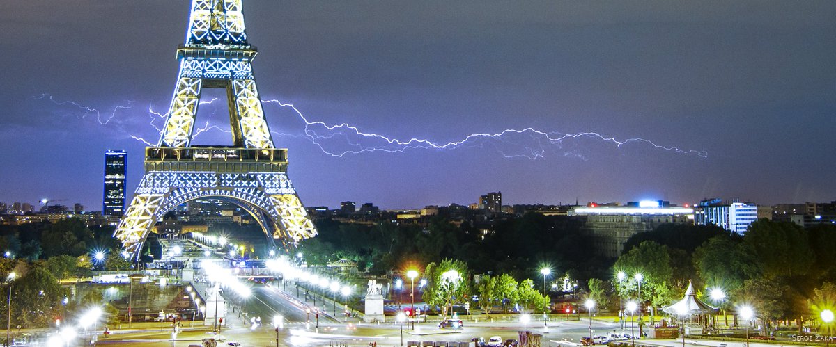 SergeZaka's tweet image. En ce jour de Fête Nationale, je vous partage des clichés de notre beaux pays :
1⃣Pic St Loup foudroyé au Nord de Montpellier
2⃣Hortus en face du Pic St Loup
3⃣Tour Eiffel depuis le Trocadéro
4⃣Aurores boréales depuis le sommet du Mont Aigoual, plus haut sommet des Cévennes.
🇫🇷🇫🇷