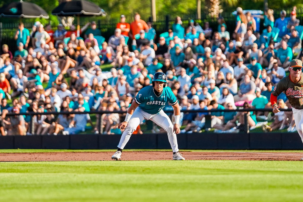 CoastalBaseball's tweet image. Two of our best got the call last night
More on Bo β‘οΈ bit.ly/4lVuGjt
More on Mo β‘οΈ bit.ly/4lozwpl
