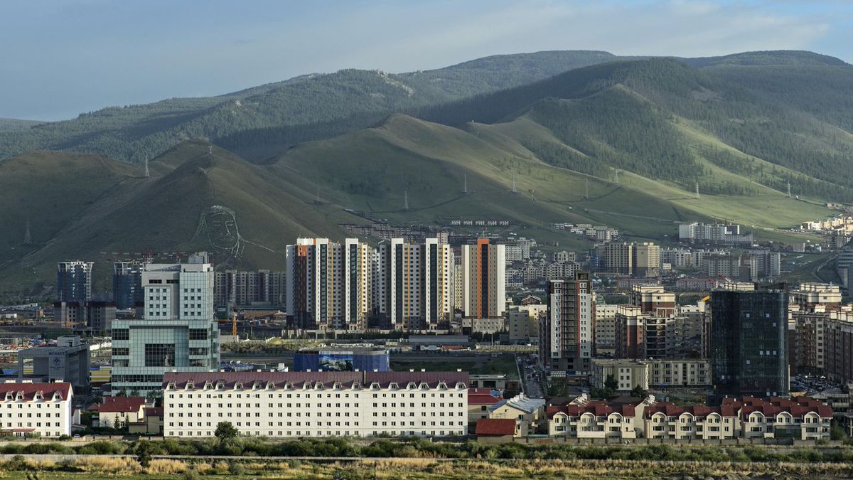 CNN: Многие американские школьники с детства знают, что Йеллоустоун был первым национальным парком в мире. Но на другом конце света, в Монголии, к югу от столицы, Улан-Батора, есть гора, которая претендует на корону.

dzen.ru/a/aHUFqHusnSrH…