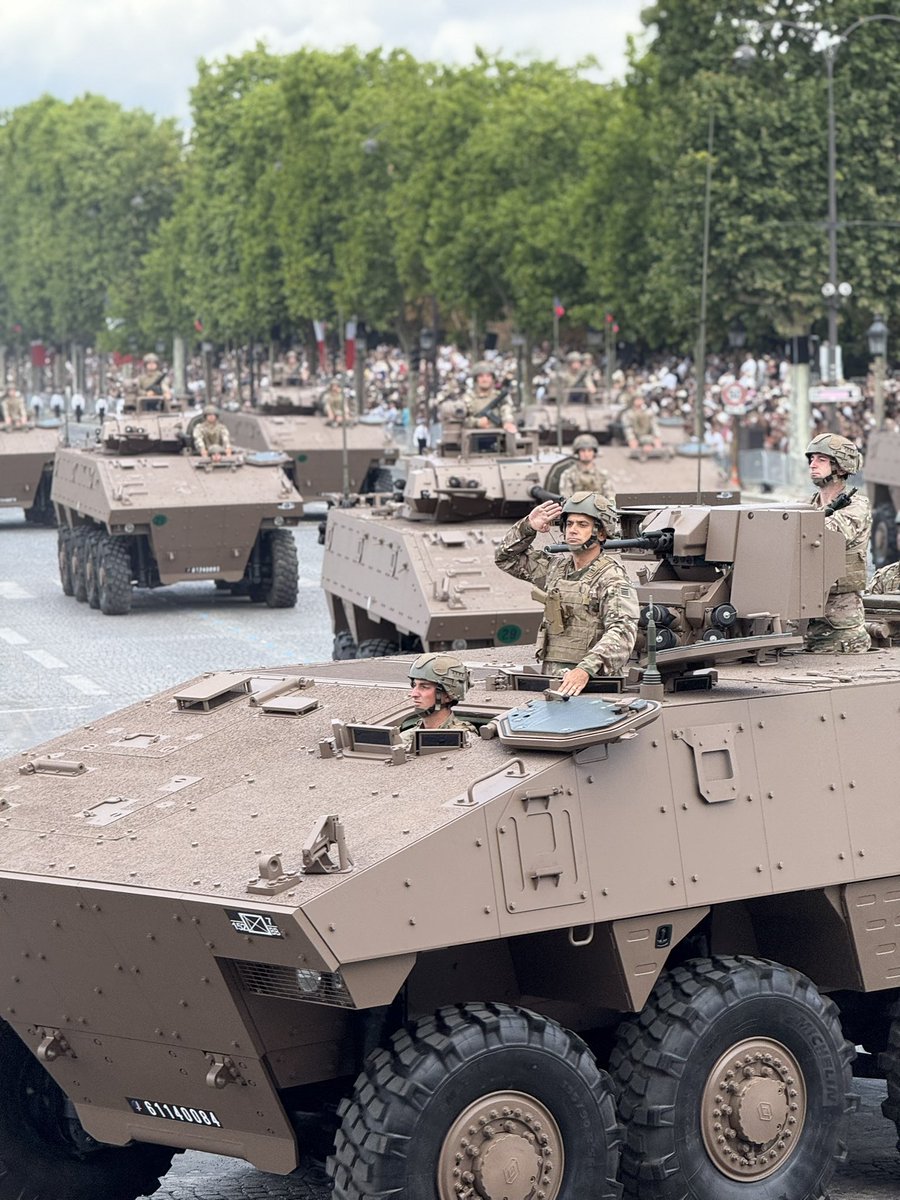 iacovellixavier's tweet image. C’est avec honneur et fierté que j’ai assisté en tant que Vice-président du @Senat au défilé du 14 juillet
En ce jour d’unité nationale, nous rendons hommage à nos armées, a ceux qui la servent, à ceux qui en France et aux quartes coins du monde défendent nos valeurs et notre…