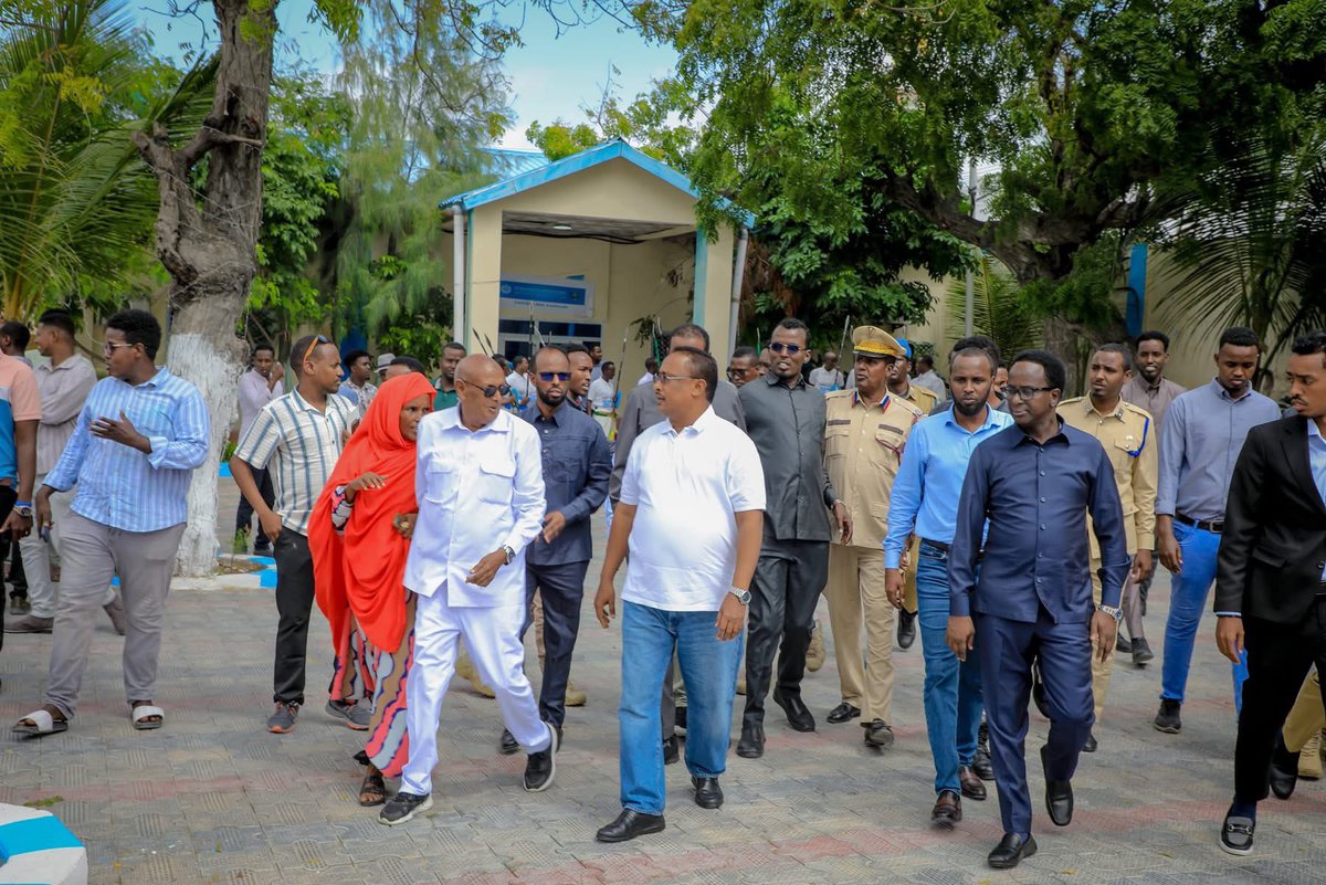 Duqa Muqdisho ayaa sheegay in maanta ay u tahay maalin weyn oo uu ka mid noqday shacabka Soomaaliyeed ee fursadda u helay in ay wax doortaan ama la doorto, asigoona ku baaqay in ay bulshada isdiiwaangeliyaan oo ay go’aan ku yeeshaan masiirkooda siyaasadeed.