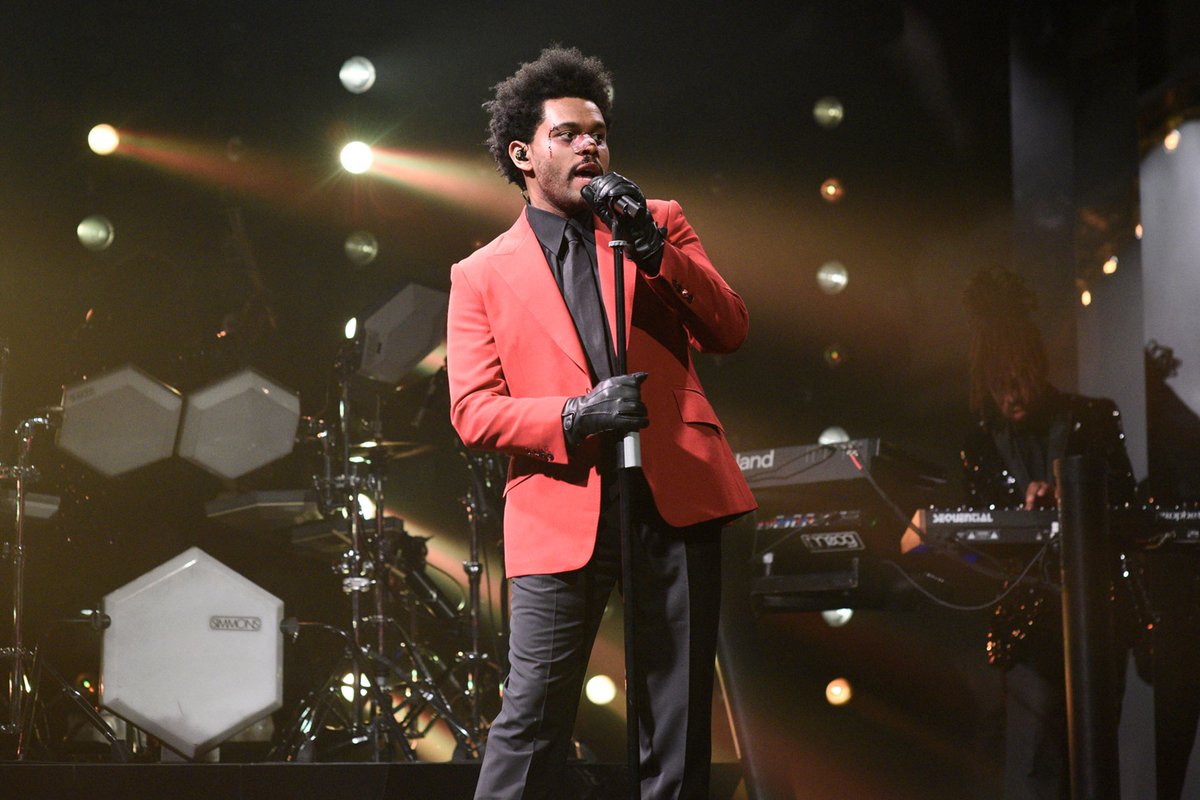 🎤 The Weeknd. TONIGHT. Commonwealth Stadium.
Make it a weekend to   remember — book 1, 2, or 3 nights with Edmonton’s Best Hotels and get up to $225   in FREE rewards.
 🎯 edmontonsbesthotels.com/hoteldeals/
#TheWeekndYEG   #123Deal #YEGconcerts #VisitEdmonton #EdmontonsBestHotels