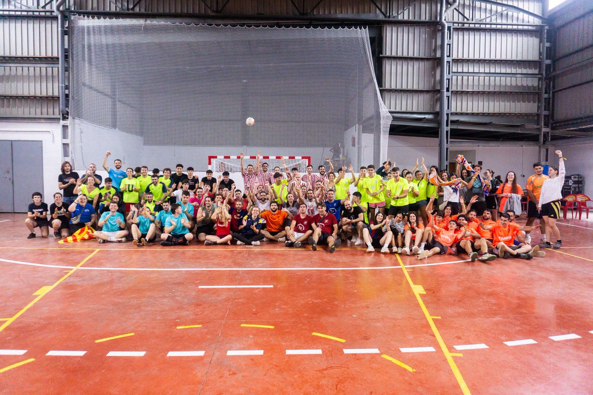 Gràcies a artistes, col·laboradors, entitats, serveis, voluntàries i a totes per fer possible un Feslloc 2025 ple de vida i cultura! 💛

Ens veiem en la 20a edició!

Atentes, que encara ens queden molts records per compartir! ✨
#Feslloc2025 #GràciesFeslloc