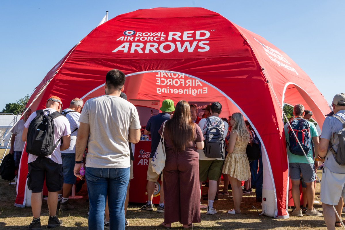 rafredarrows's tweet image. Always a highlight of the display calendar - sharing more images from the Red Arrows’ appearance at this year’s Goodwood Festival of Speed.
#RedArrows | #FOS | #Goodwood