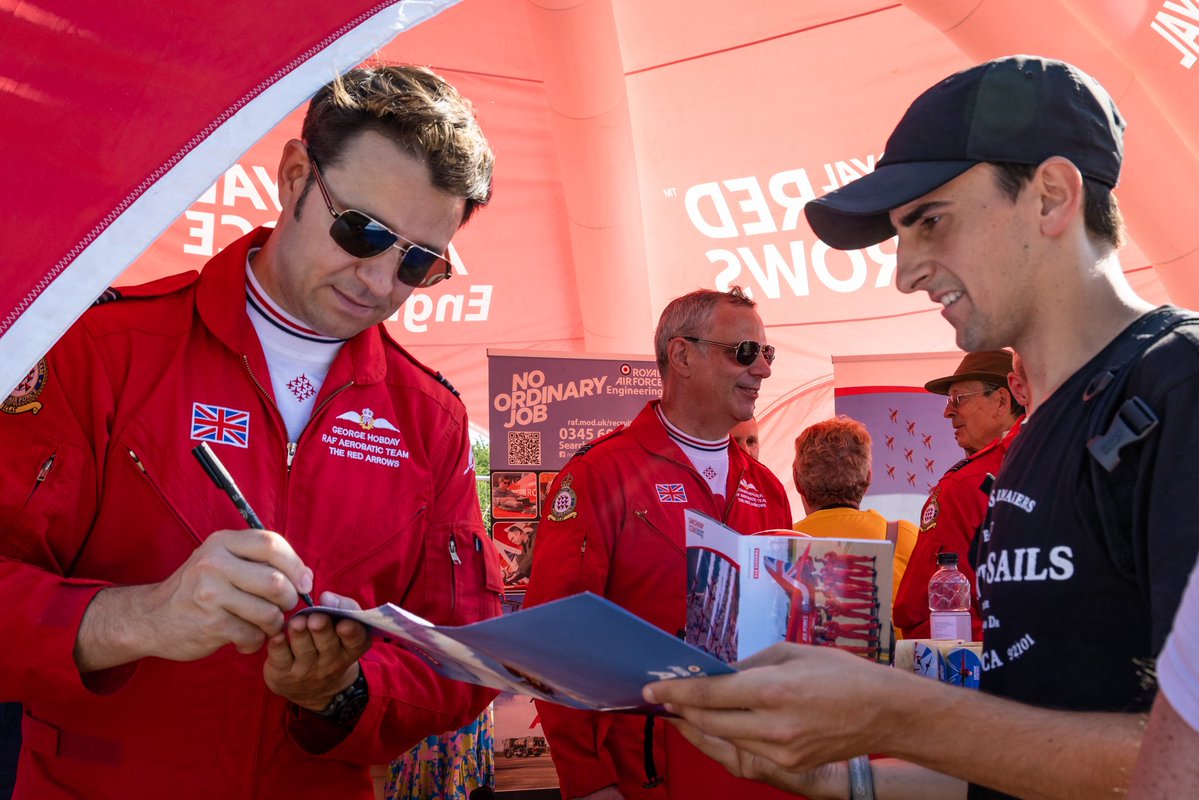 rafredarrows's tweet image. Always a highlight of the display calendar - sharing more images from the Red Arrows’ appearance at this year’s Goodwood Festival of Speed.
#RedArrows | #FOS | #Goodwood