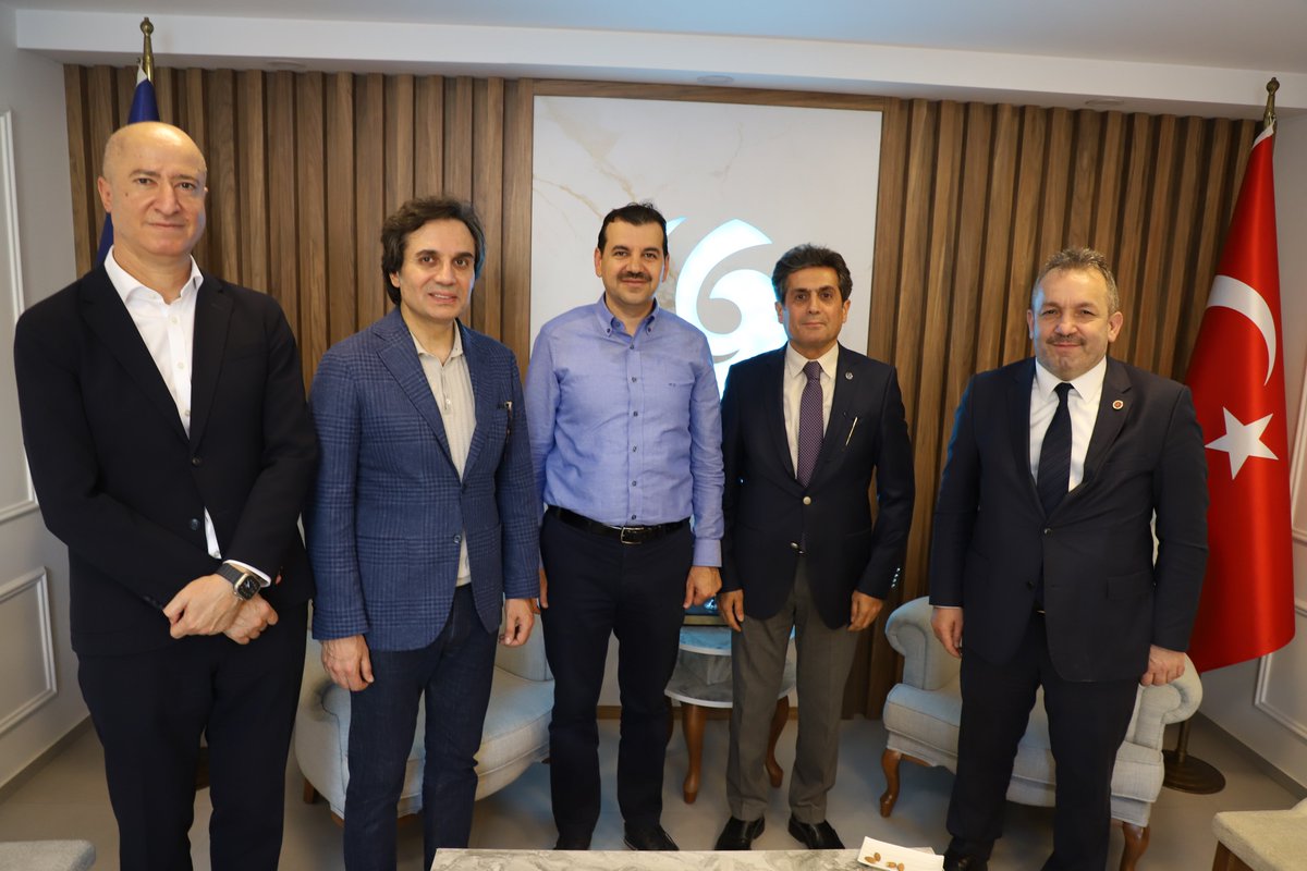 Yunus Emre Enstitüsü - Prizren (@yeeprizren) on Twitter photo Türkiye Cumhuriyeti Adalet Bakan Yardımcısı Sayın Mehmet Yılmaz ve beraberindeki heyeti Prizren merkezimizde ağırladık. Ziyaret kapsamında kültür-sanat projelerimiz ve Türkçe kurslarımız başta olmak üzere yürüttüğümüz faaliyetler hakkında bilgi paylaştık. Türkiye Cumhuriyeti Adalet Bakan Yardımcısı Sayın Mehmet Yılmaz ve beraberindeki heyeti Prizren merkezimizde ağırladık. Ziyaret kapsamında kültür-sanat projelerimiz ve Türkçe kurslarımız başta olmak üzere yürüttüğümüz faaliyetler hakkında bilgi paylaştık.