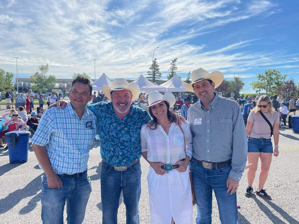 DanWMcLean's tweet image. Yahoo, It’s a Wrap for Another Awesome @calgarystampede and Another Awesome Stampede Breakfast in Ward 13!

Thanks to the Dozens of AMAZING  Volunteers, Don &amp;amp; the Corleonee  and Guns Of The Golden West for entertaining and feeding thousands of Fantastic Calgarians!!