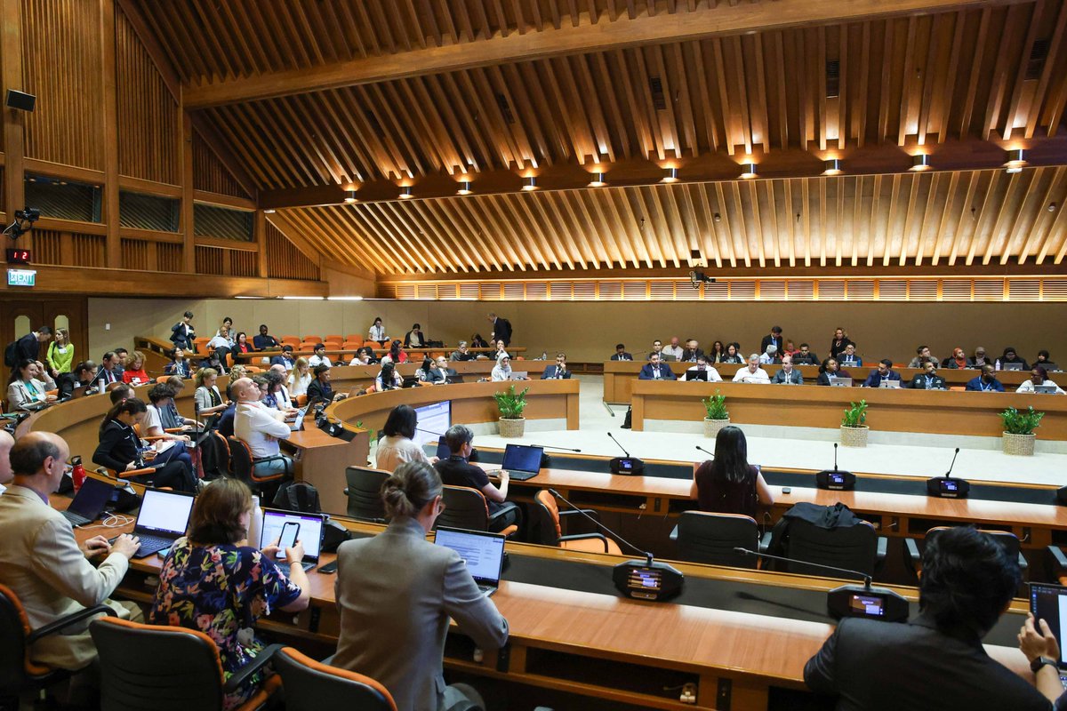 IISD_ENB's tweet image. Parties at #OEWG47 examined issues in the phase-out and replacement of #ozone depleting chemicals and substances with a high-global-warming potential in foams, fire suppressants, metered-dose inhalers, and refrigeration, air conditioning, and heat pumps

enb.iisd.org/montreal-proto…