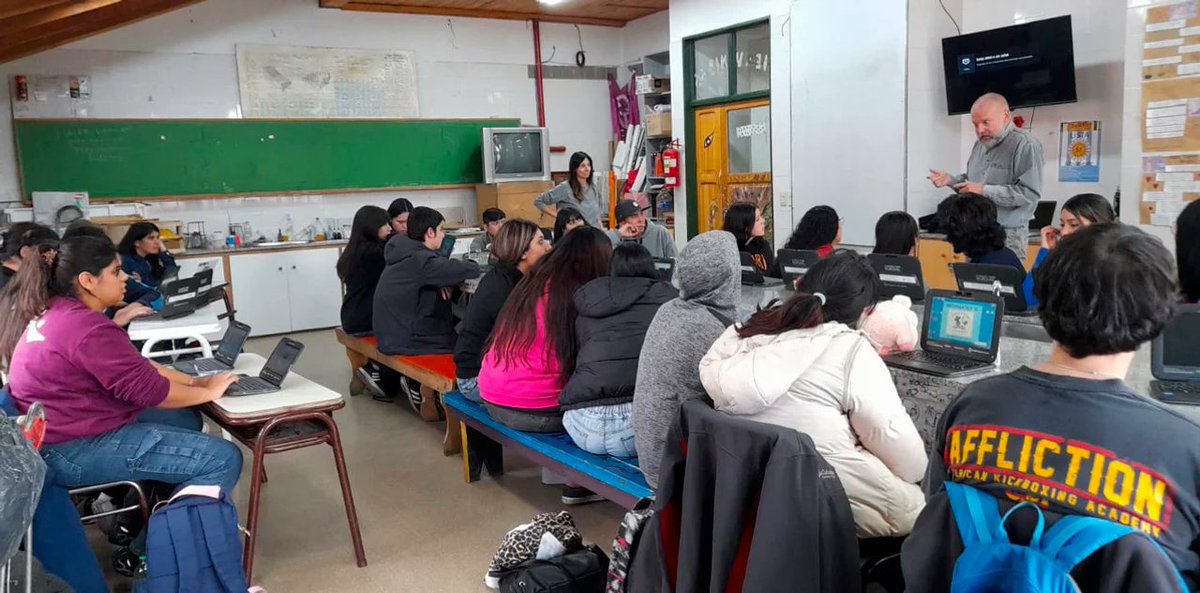 Inspírate en el proyecto ganador de la categoría Cambio Climático 2024 ♻️ "Mapeando Accesos: Gestión de Residuos”. El CPEM 57 usó #uMap para crear un mapa interactivo de puntos de disposición en San Martín de los Andes.

Inscríbete al Concurso MapEdu 2025: bit.ly/MapEdu25