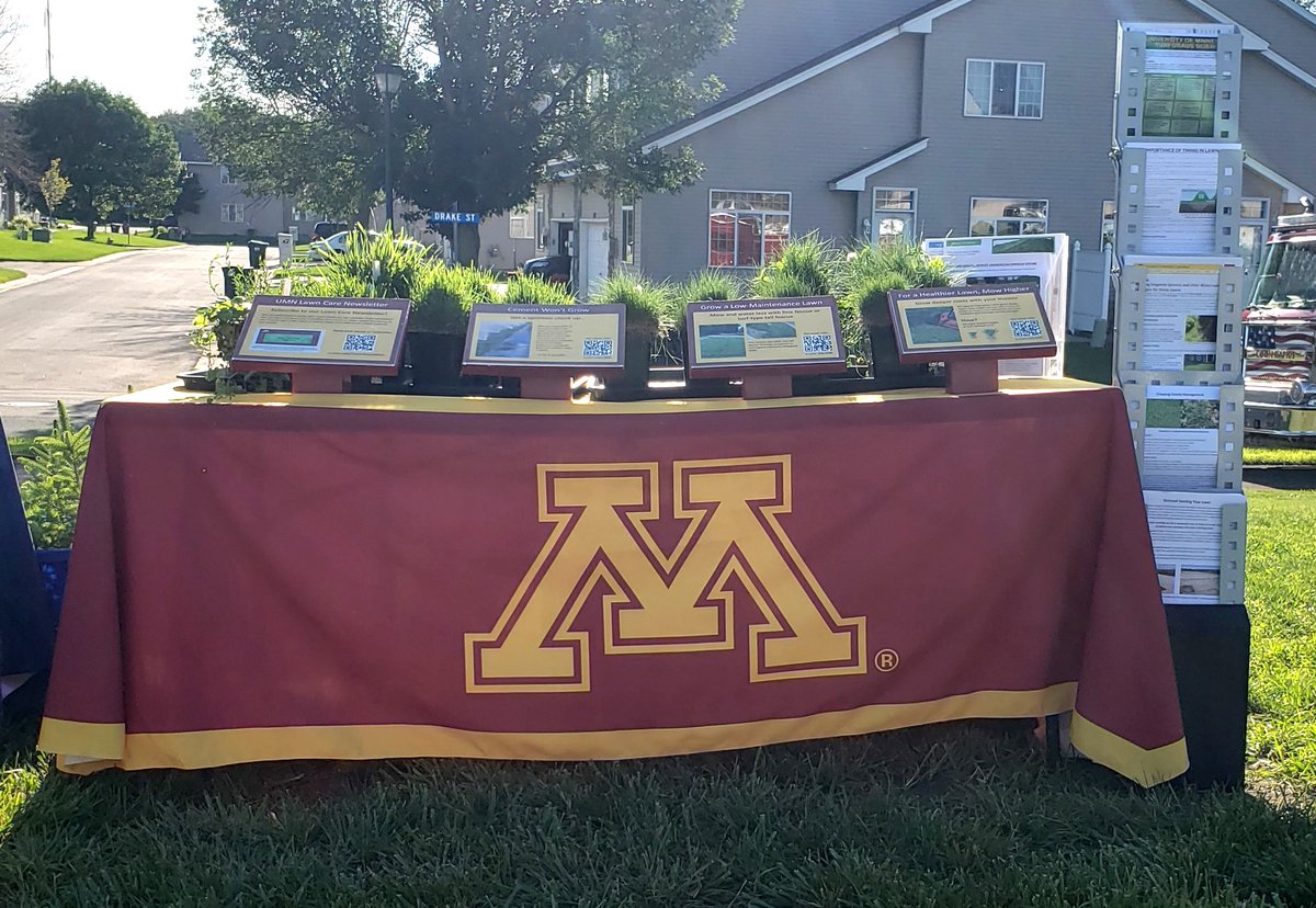 UMNTurf's tweet image. We'll be at two events this week educating homeowners about lawn care & water conservation!
@victoriamngov Truck Rodeo on July 17, 2025, 6:00-8:00 p.m. victoriamn.gov/community/even…
East Bethel Booster Days on July 19, 2025, 11:00 a.m. - 6:00 p.m. eastbethelboosterdays.com