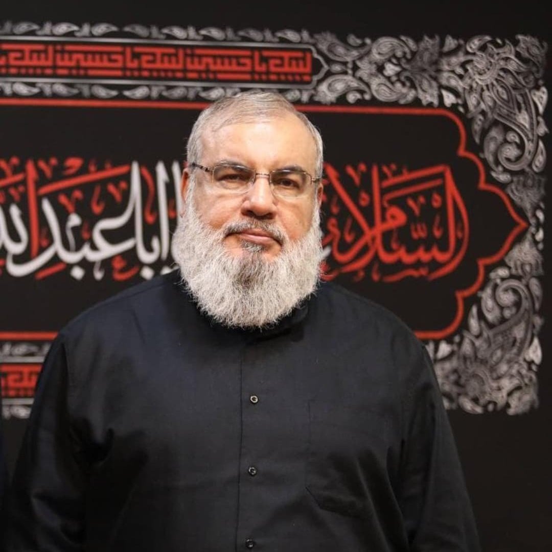 يوسف‌َ القلبِ هل تُراك الآن داخل الجُبِّ 
عينُنا بيضّت يا طاهر الشيبِ
كُلنا صرنا يعقوبْ